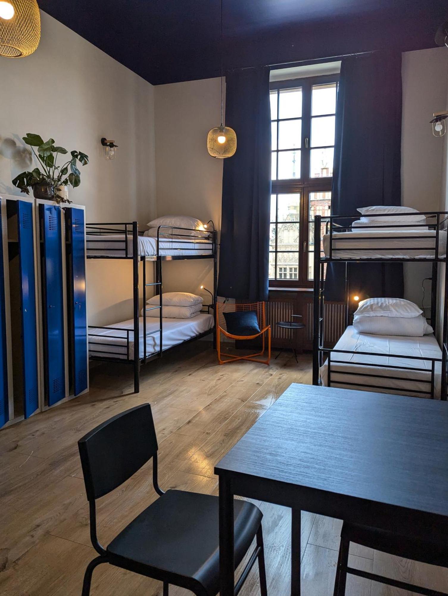 Rynek 30 Hostel Wroclaw Bagian luar foto